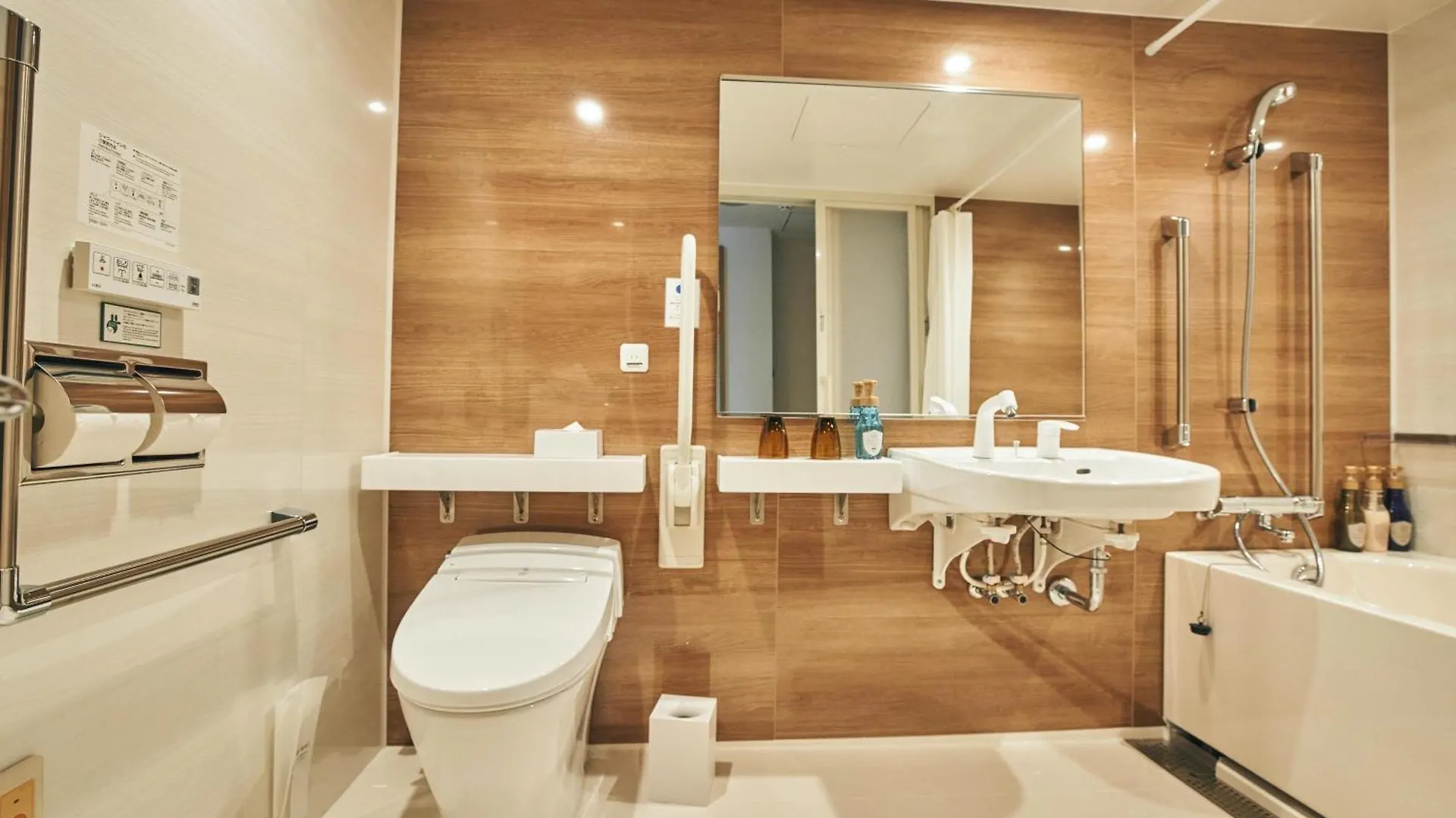 ***  Hotel Traveltine Kyoto Kiyamachi Japan